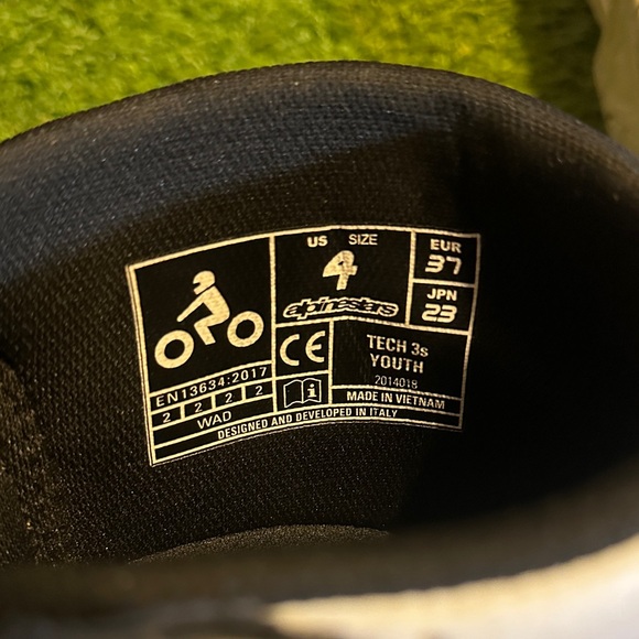 Alpinestars Tech 3S Youth Black and White motocross ATV Riding Boots - Picture 7 of 9